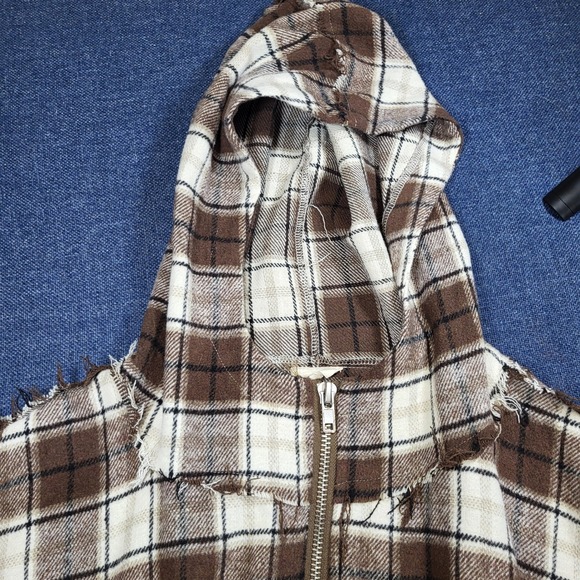 POL Chocolate Plaid Flannel Cropped Zip Up Hoodie Distressed Patched Size L - Picture 5 of 10